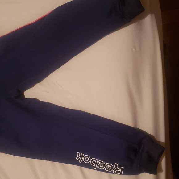 Reebok sweatpant - Picture 2 of 3